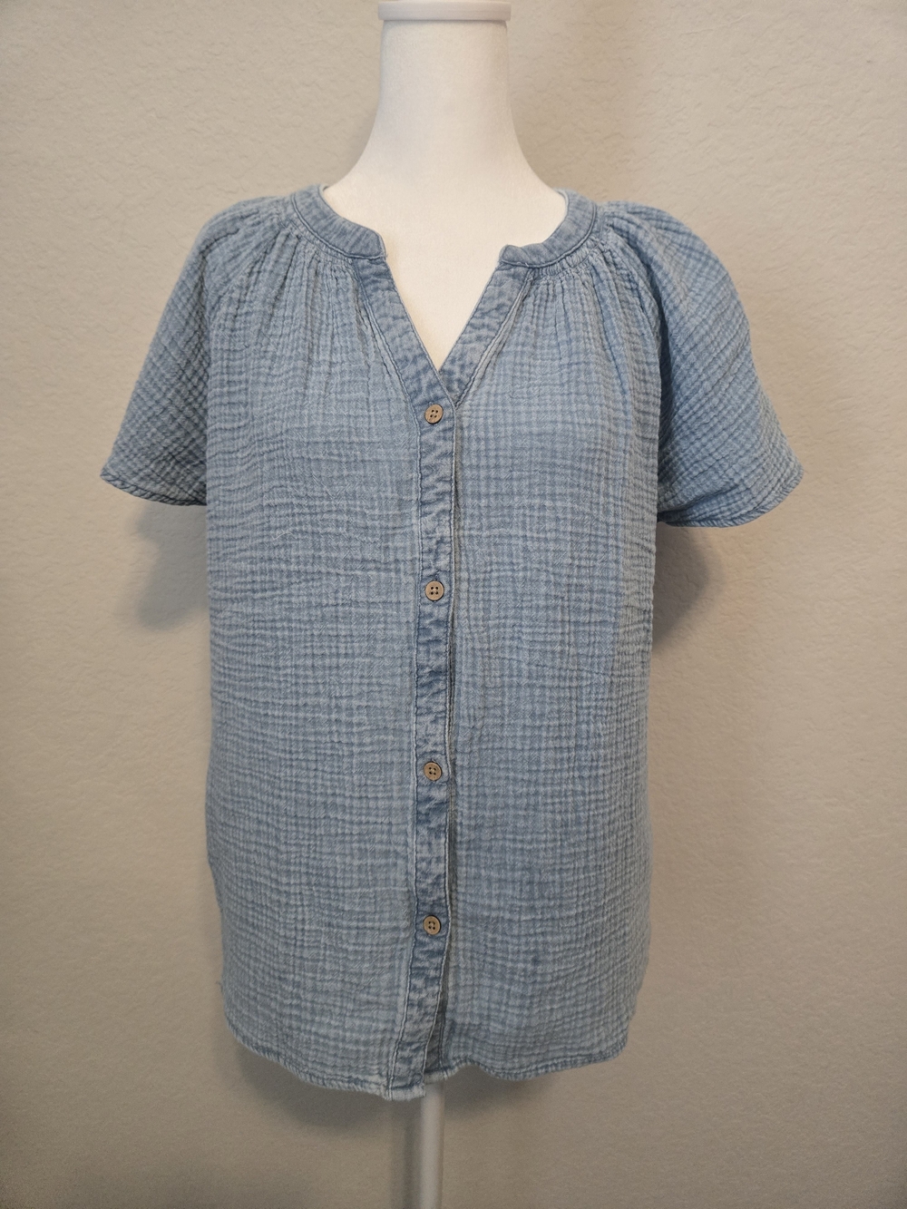 beachlunchlounge Light Blue Crinkle Button-Front Top